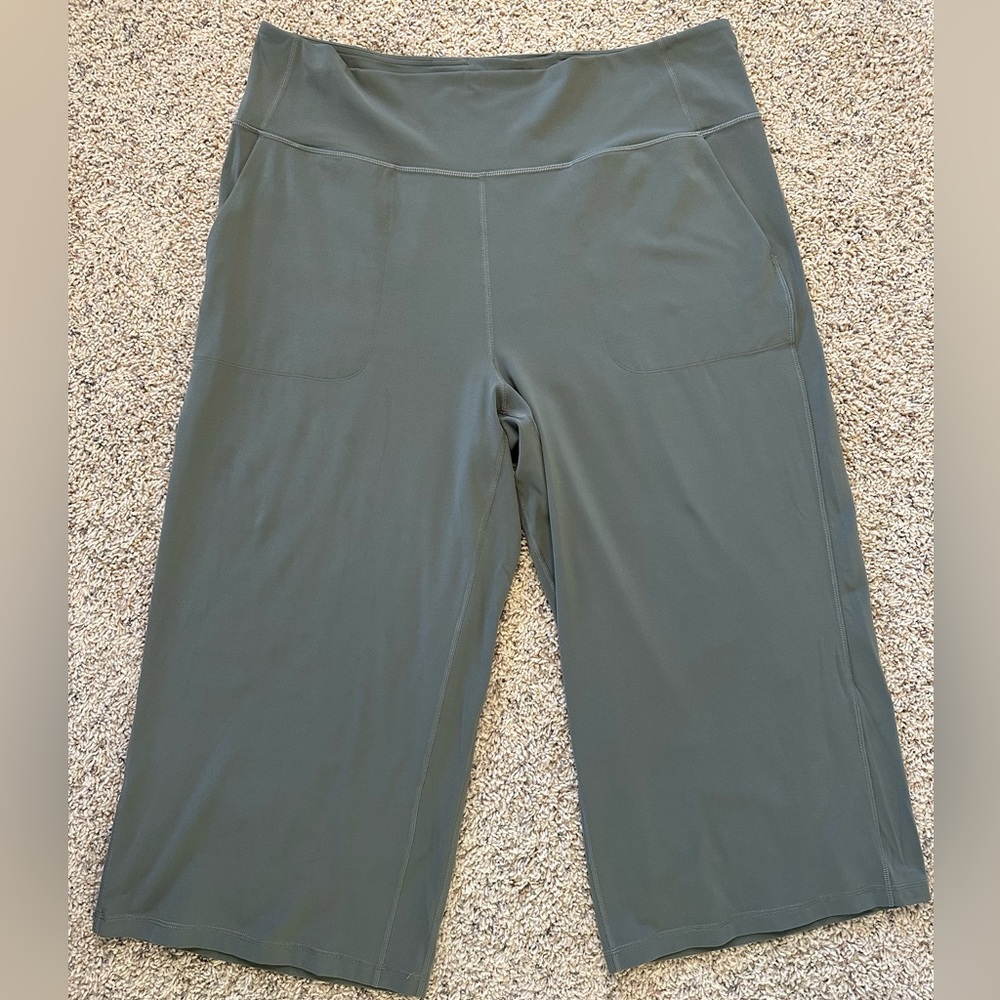 Lululemon Align High-Rise Wide Leg Crop. Size 20, 23in inseam. Color: grey green